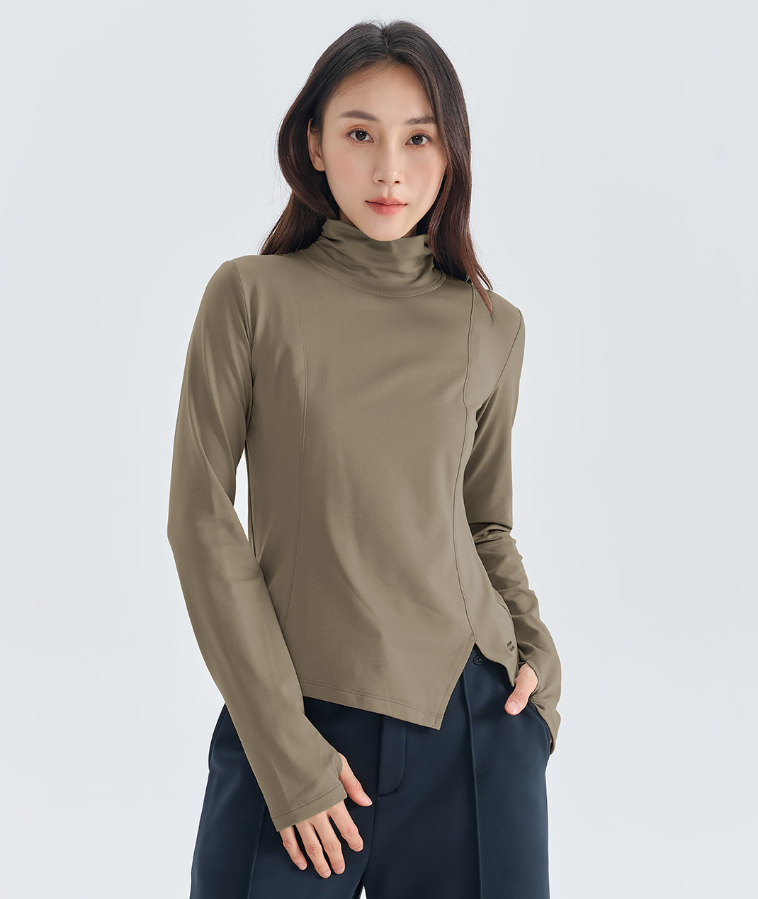 科技羊毛吸濕抑菌高領造型長袖上衣-女